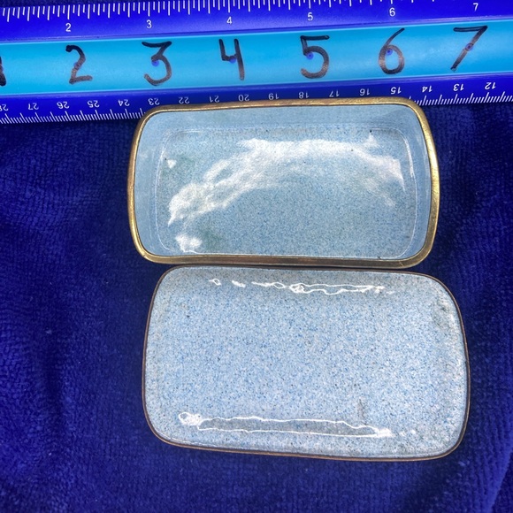 Enameled Metal Trinket Box by Empress Arts Ltd - Cozy Cats on a Rug - 2" x 4" - Picture 5 of 7